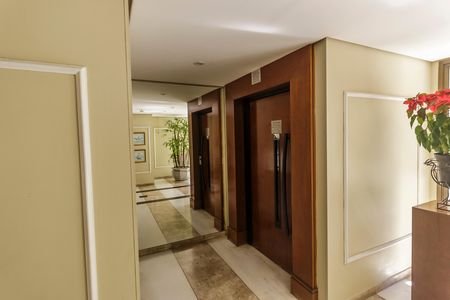 Apartamento para alugar com 150m², 3 quartos e 2 vagas Apartamento para alugar com 150m², 3 quartos e 2 vagasHall de entrada