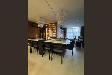 Apartamento à venda com 158m², 2 quartos e 1 vaga Apartamento à venda com 158m², 2 quartos e 1 vagaSala de Jantar