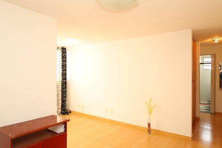 Apartamento à venda com 72m², 2 quartos e 1 vagaSala