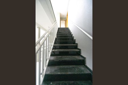 Apartamento para alugar com 29m², 1 quarto e 1 vaga Apartamento para alugar com 29m², 1 quarto e 1 vagaEscada