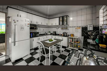 Casa para alugar com 200m², 4 quartos e 3 vagas Casa para alugar com 200m², 4 quartos e 3 vagasCozinha