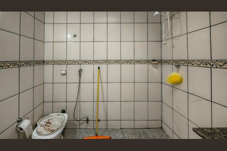 Casa para alugar com 200m², 4 quartos e 3 vagas Casa para alugar com 200m², 4 quartos e 3 vagasBanheiro