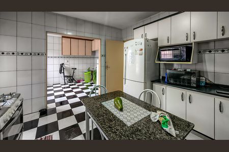 Casa para alugar com 200m², 4 quartos e 3 vagas Casa para alugar com 200m², 4 quartos e 3 vagasCozinha