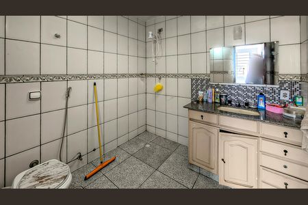 Casa para alugar com 200m², 4 quartos e 3 vagas Casa para alugar com 200m², 4 quartos e 3 vagasBanheiro