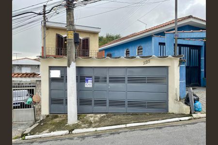 Casa para alugar com 100m², 3 quartos e 2 vagas Casa para alugar com 100m², 3 quartos e 2 vagasFachada