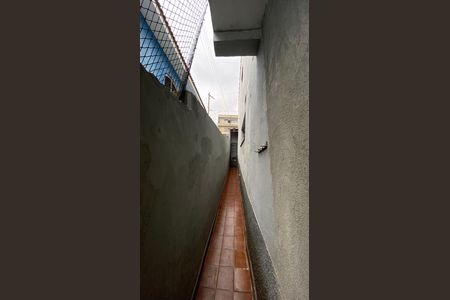 Casa para alugar com 100m², 3 quartos e 2 vagas Casa para alugar com 100m², 3 quartos e 2 vagasCorredor lateral