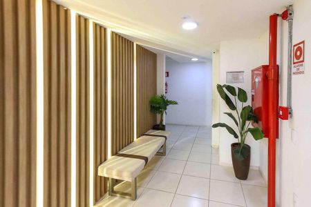 Apartamento à venda com 35m², 2 quartos e sem vaga Apartamento à venda com 35m², 2 quartos e sem vagaHall