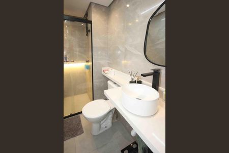 Apartamento à venda com 35m², 2 quartos e sem vaga Apartamento à venda com 35m², 2 quartos e sem vagaBanheiro