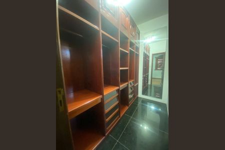 Casa para alugar com 300m², 4 quartos e 2 vagas