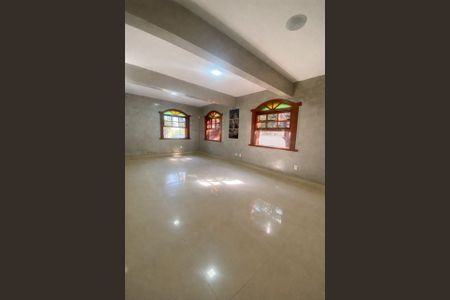 Casa para alugar com 300m², 4 quartos e 2 vagas