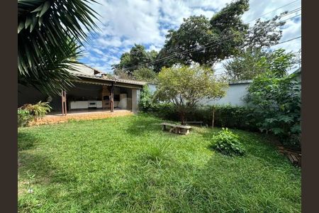 Casa para alugar com 300m², 4 quartos e 2 vagas