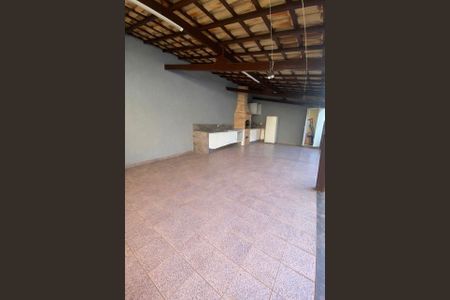 Casa para alugar com 300m², 4 quartos e 2 vagas