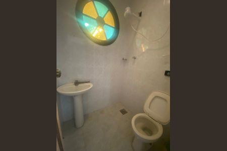 Casa para alugar com 300m², 4 quartos e 2 vagas