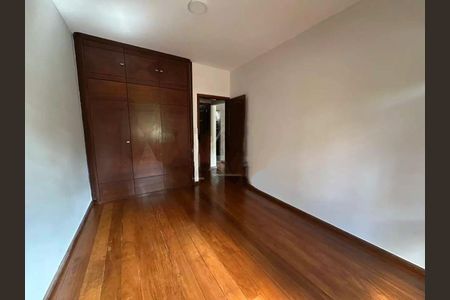 Casa para alugar com 300m², 4 quartos e 2 vagas