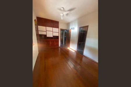 Casa para alugar com 300m², 4 quartos e 2 vagas