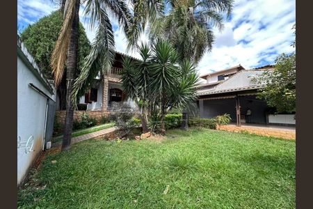 Casa para alugar com 300m², 4 quartos e 2 vagas