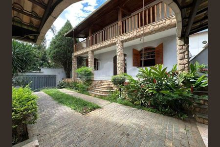 Casa para alugar com 300m², 4 quartos e 2 vagas