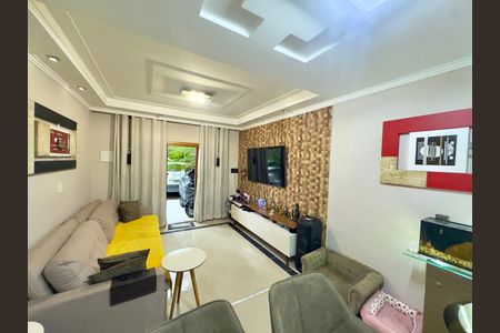 Sala de casa para alugar com 4 quartos, 200m² em Jardim Santa Clara, Guarulhos