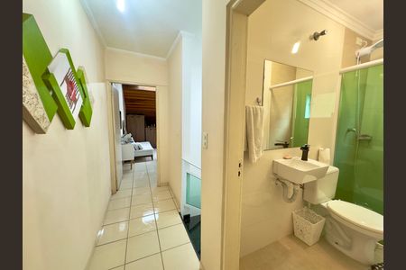 Casa para alugar com 200m², 4 quartos e 2 vagas Casa para alugar com 200m², 4 quartos e 2 vagasCorredor interno