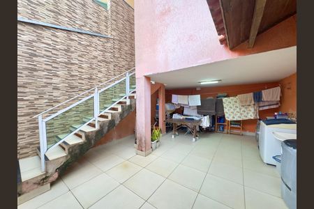 Casa para alugar com 200m², 4 quartos e 2 vagas Casa para alugar com 200m², 4 quartos e 2 vagasQuintal