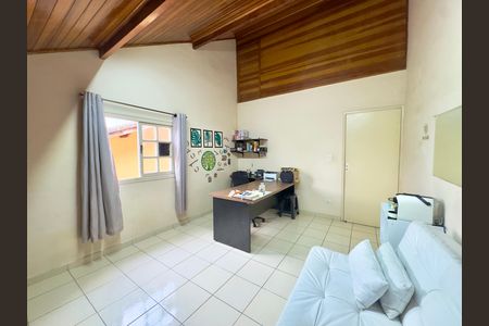 Casa para alugar com 200m², 4 quartos e 2 vagas Casa para alugar com 200m², 4 quartos e 2 vagasEscritório