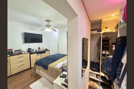 Casa para alugar com 200m², 4 quartos e 2 vagas Casa para alugar com 200m², 4 quartos e 2 vagasCloset da suíte