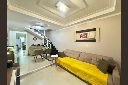 Sala de casa para alugar com 4 quartos, 200m² em Jardim Santa Clara, Guarulhos