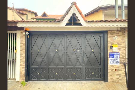 Casa para alugar com 200m², 4 quartos e 2 vagas Casa para alugar com 200m², 4 quartos e 2 vagasPlaca instalada na fachada do imóvel