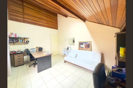 Casa para alugar com 200m², 4 quartos e 2 vagas Casa para alugar com 200m², 4 quartos e 2 vagasEscritório