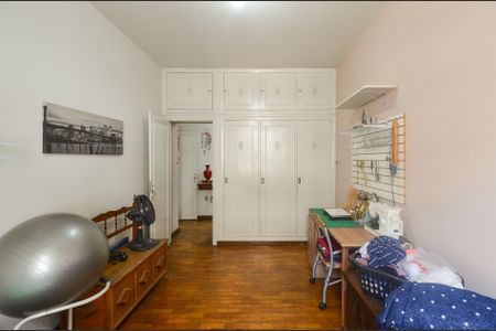 Apartamento à venda com 190m², 3 quartos e 1 vaga Apartamento à venda com 190m², 3 quartos e 1 vagaQuarto1