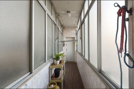 Apartamento à venda com 190m², 3 quartos e 1 vaga Apartamento à venda com 190m², 3 quartos e 1 vagaArea de serviço