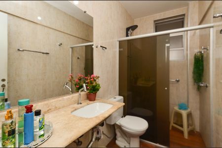 Apartamento à venda com 190m², 3 quartos e 1 vaga Apartamento à venda com 190m², 3 quartos e 1 vagaBanheiro social