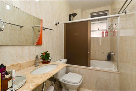 Apartamento à venda com 190m², 3 quartos e 1 vaga Apartamento à venda com 190m², 3 quartos e 1 vagaSuite