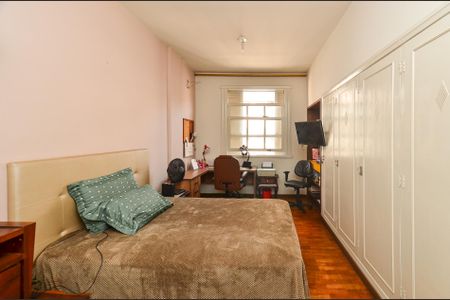 Apartamento à venda com 190m², 3 quartos e 1 vaga Apartamento à venda com 190m², 3 quartos e 1 vagaQuarto3