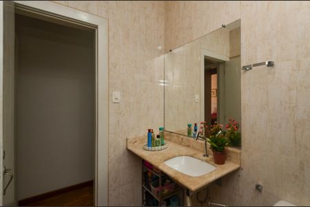 Apartamento à venda com 190m², 3 quartos e 1 vaga Apartamento à venda com 190m², 3 quartos e 1 vagaBanheiro social