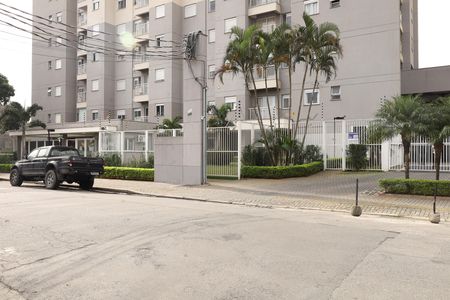 Placa instalada na grade da fachada do condomínio - Código da placa: WYNY-765 de apartamento à venda com 2 quartos, 47m² em Vila Curuçá Velha, São Paulo
