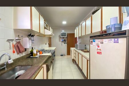 Apartamento à venda com 162m², 3 quartos e 2 vagas Apartamento à venda com 162m², 3 quartos e 2 vagasCozinha