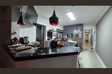 Apartamento à venda com 118m², 3 quartos e 3 vagas Apartamento à venda com 118m², 3 quartos e 3 vagasCozinha
