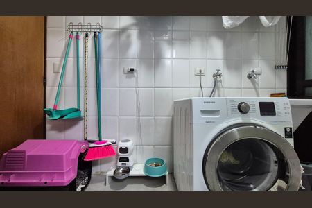 Apartamento à venda com 118m², 3 quartos e 3 vagas Apartamento à venda com 118m², 3 quartos e 3 vagasLavanderia