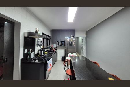 Apartamento à venda com 118m², 3 quartos e 3 vagas Apartamento à venda com 118m², 3 quartos e 3 vagasCozinha