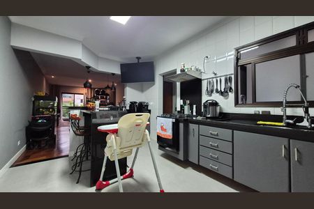 Apartamento à venda com 118m², 3 quartos e 3 vagas Apartamento à venda com 118m², 3 quartos e 3 vagasCozinha