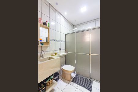 Casa à venda com 250m², 3 quartos e 4 vagas Casa à venda com 250m², 3 quartos e 4 vagasBanheiro 2