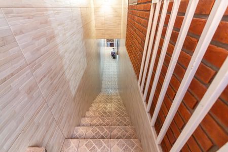 Casa à venda com 250m², 3 quartos e 4 vagas Casa à venda com 250m², 3 quartos e 4 vagasEscada