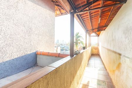 Casa à venda com 250m², 3 quartos e 4 vagas Casa à venda com 250m², 3 quartos e 4 vagasSacada