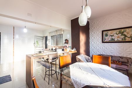 Casa à venda com 250m², 3 quartos e 4 vagas Casa à venda com 250m², 3 quartos e 4 vagasSala de Jantar