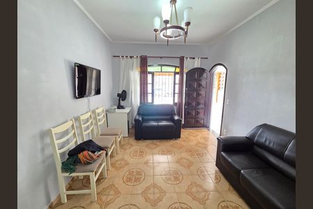 Casa para alugar com 130m², 3 quartos e 2 vagas Casa para alugar com 130m², 3 quartos e 2 vagasSala