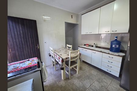 Casa para alugar com 130m², 3 quartos e 2 vagas Casa para alugar com 130m², 3 quartos e 2 vagasCozinha