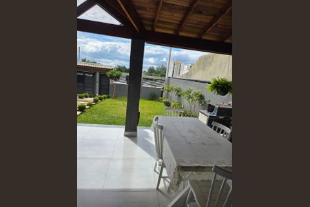 Casa à venda com 120m², 3 quartos e 1 vaga Casa à venda com 120m², 3 quartos e 1 vagaVaranda
