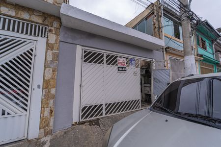 Casa para alugar com 150m², 2 quartos e 2 vagas Casa para alugar com 150m², 2 quartos e 2 vagasFachada