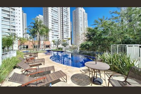 Apartamento à venda com 62m², 2 quartos e 2 vagas Apartamento à venda com 62m², 2 quartos e 2 vagasÁrea comum - Piscina